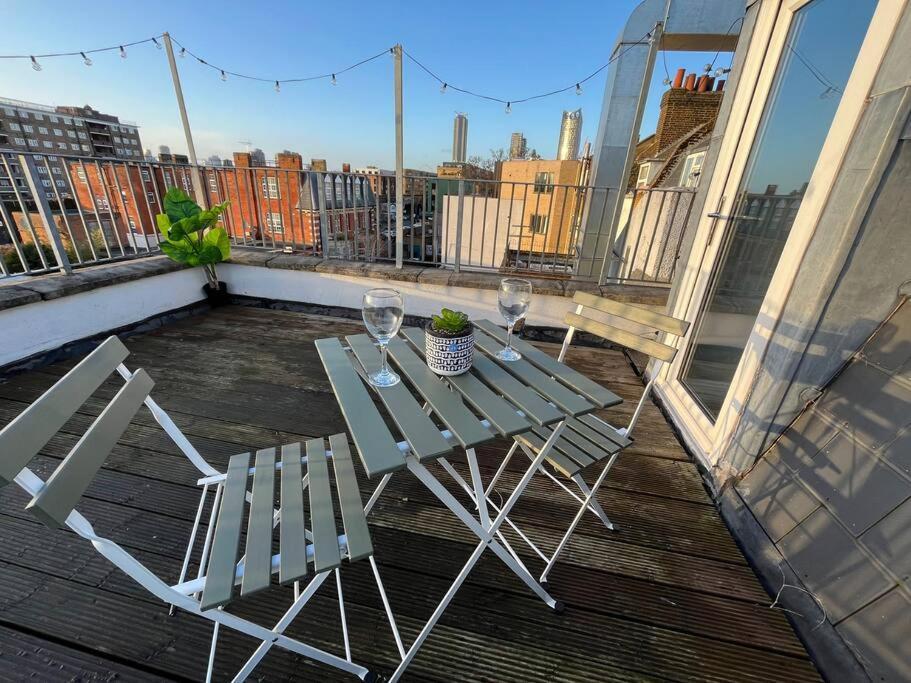 Modern With Stylish Terrace - Your London Oasis! Exteriör bild
