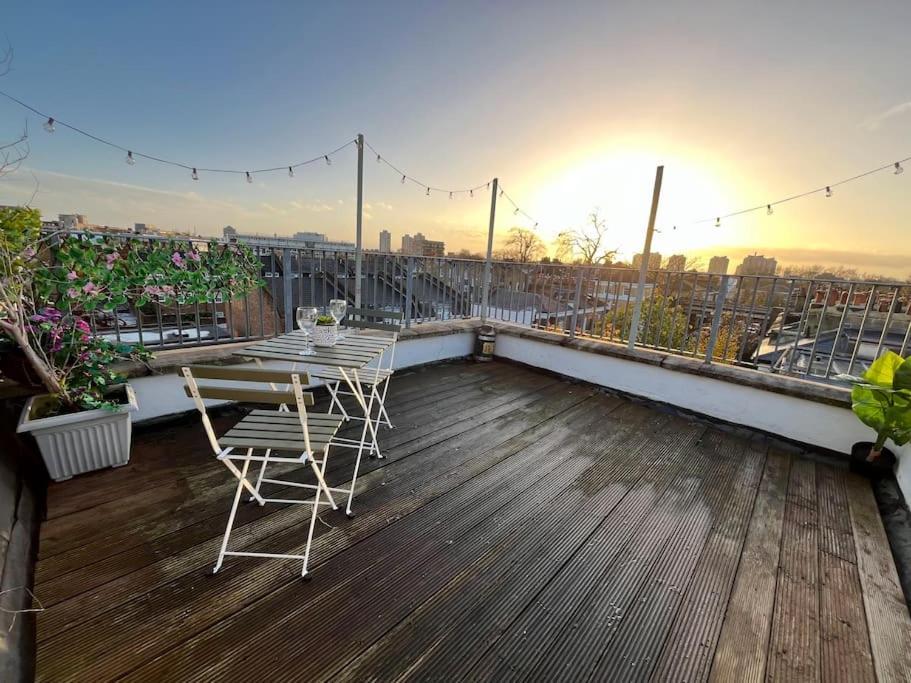 Modern With Stylish Terrace - Your London Oasis! Exteriör bild