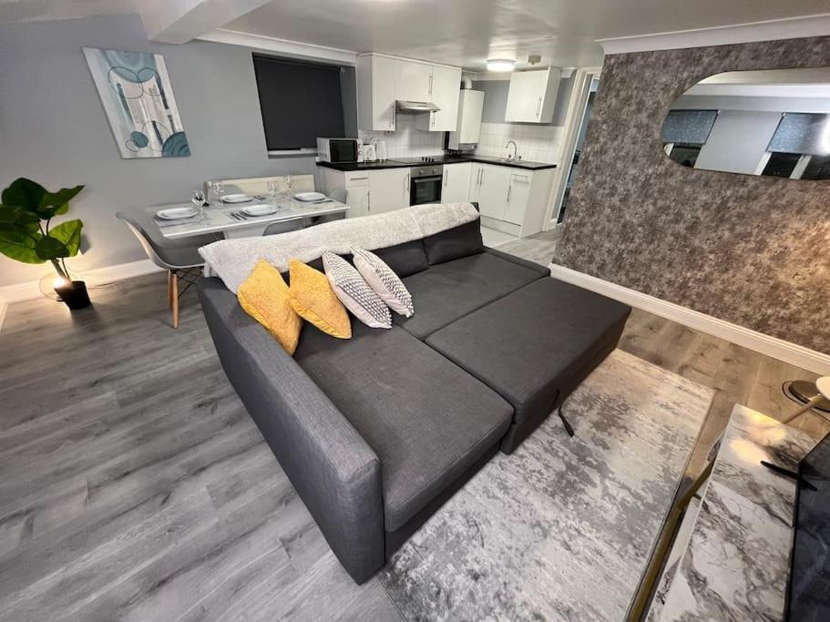 Modern With Stylish Terrace - Your London Oasis! Exteriör bild