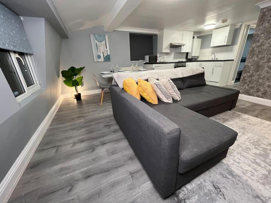 Modern With Stylish Terrace - Your London Oasis! Exteriör bild